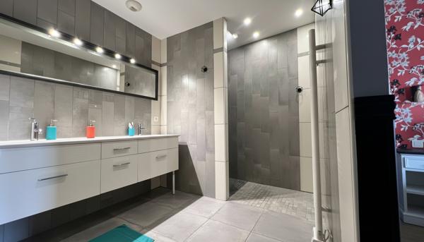 Maison familiale spacieuse à vendre à Bailleau-l'Évêque