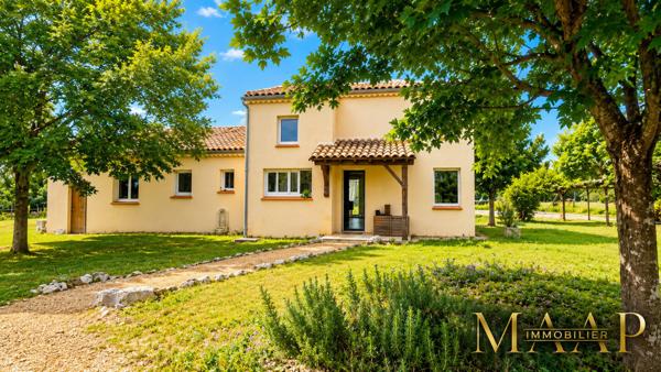 Propriété avec villa et piscine sur 9531 m2 de terrain