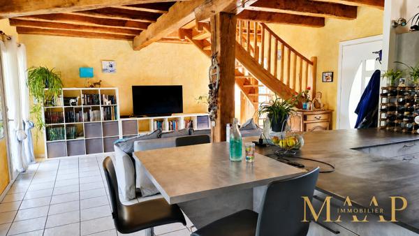 Propriété avec villa et piscine sur 9531 m2 de terrain