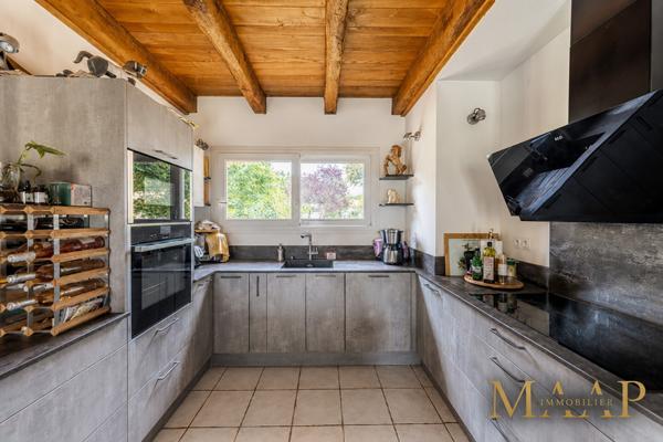 Propriété avec villa et piscine sur 9531 m2 de terrain