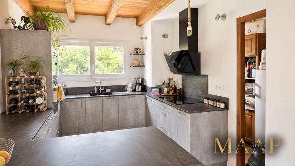 Propriété avec villa et piscine sur 9531 m2 de terrain