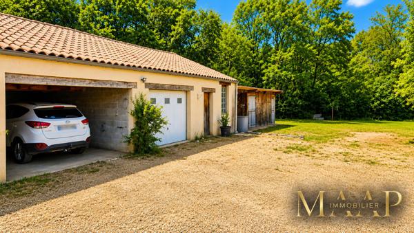 Propriété avec villa et piscine sur 9531 m2 de terrain