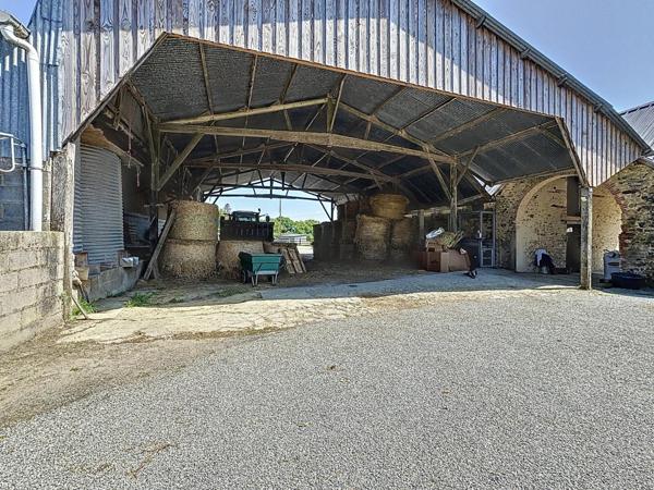 Propriété équestre d’exception : écurie 37 boxes, maison, piste, étang, 15 hectares