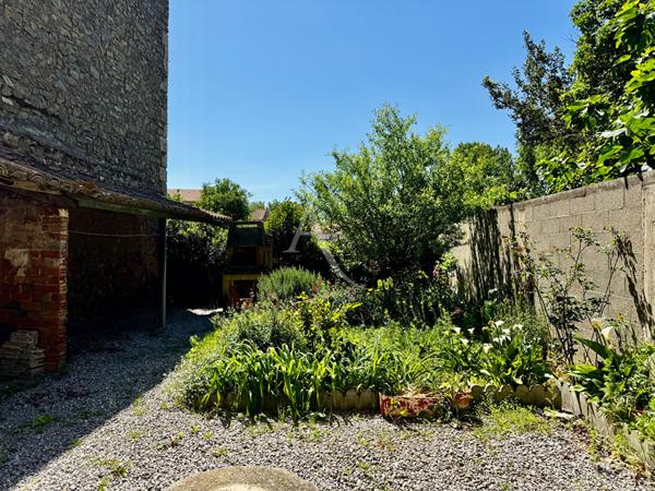 Maison de ville avec jardin et garage