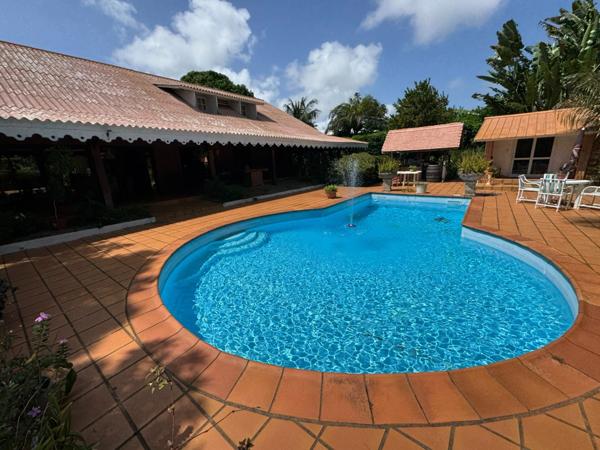 Superbe maison T5 plus studio Av Ste Rita à Montjoly près des plages