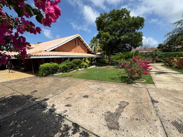 Superbe maison T5 plus studio Av Ste Rita à Montjoly près des plages