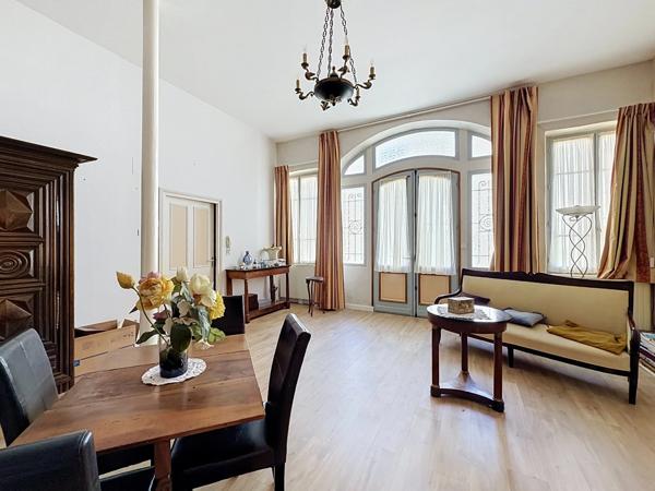 Appartement à vendre 3 pièces PARTHENAY (79) 95,24 m² Immeuble remarquable, terrasse privative