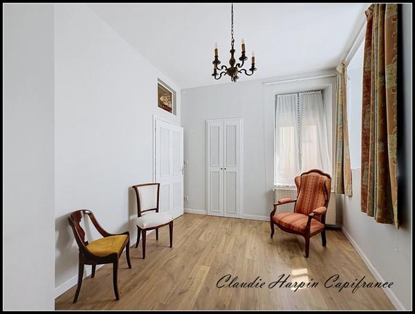 Appartement à vendre 3 pièces PARTHENAY (79) 95,24 m² Immeuble remarquable, terrasse privative
