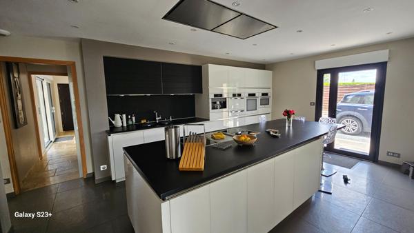 Maison - 7 pièces - 170 m²