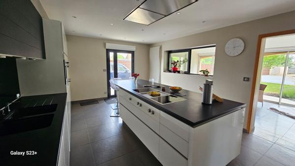 Maison - 7 pièces - 170 m²