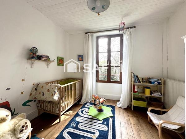 Superbe Maison en Pierre Rénovée avec Dépendances à Nérac