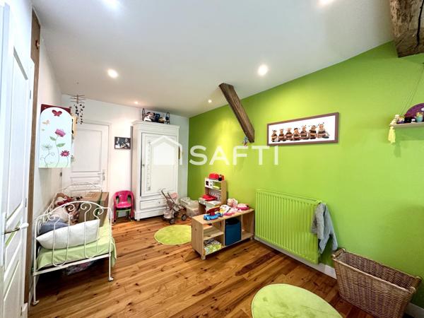 Superbe Maison en Pierre Rénovée avec Dépendances à Nérac