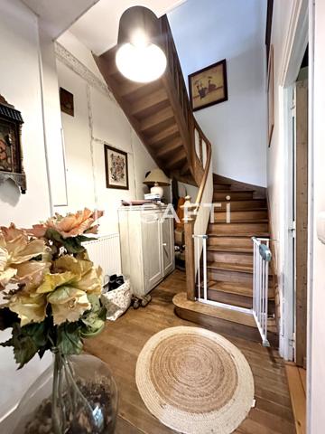 Superbe Maison en Pierre Rénovée avec Dépendances à Nérac