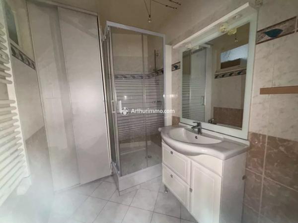 Location Appartement 3 pièces 56 m2 à Millau
