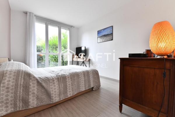 BEL APPARTEMENT DE QUATRE PIECES AVEC TERRASSE  ET JARDIN!!!RAVALEMENT RECENT!