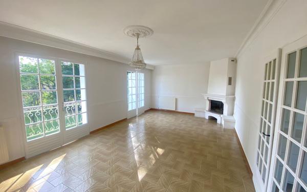 Maison à vendre    5 pièces •  Réalville