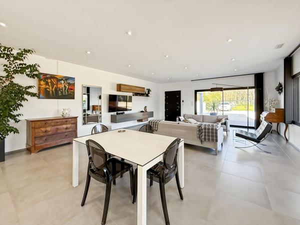 À VENDRE - MAISON CONTEMPORAINE DE PLAIN -PIED