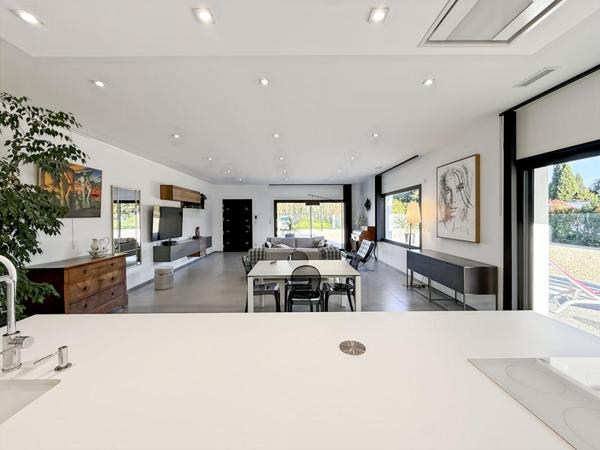 À VENDRE - MAISON CONTEMPORAINE DE PLAIN -PIED