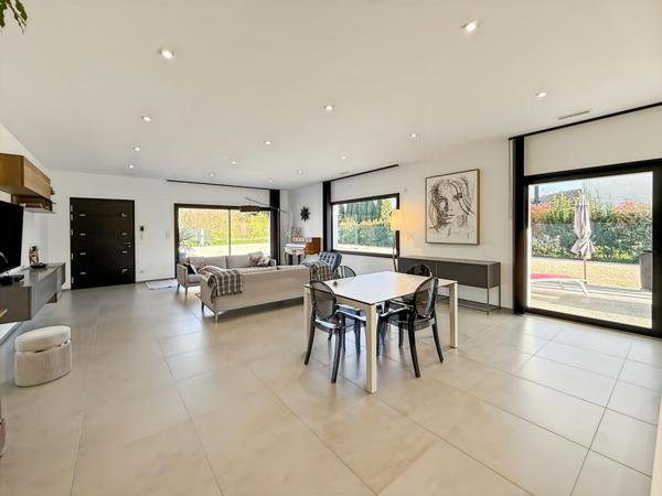 À VENDRE - MAISON CONTEMPORAINE DE PLAIN -PIED