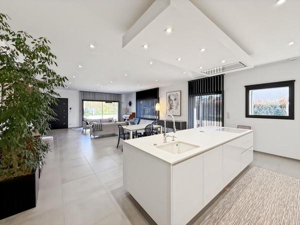 À VENDRE - MAISON CONTEMPORAINE DE PLAIN -PIED