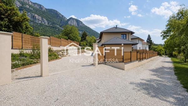 Venez découvrir cette magnifique maison récente située sur le secteur de Drumettaz-Clarafond