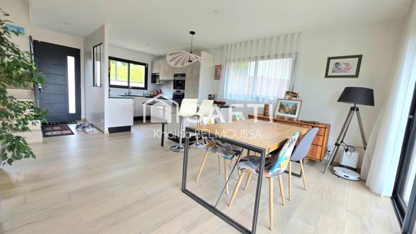 Venez découvrir cette magnifique maison récente située sur le secteur de Drumettaz-Clarafond