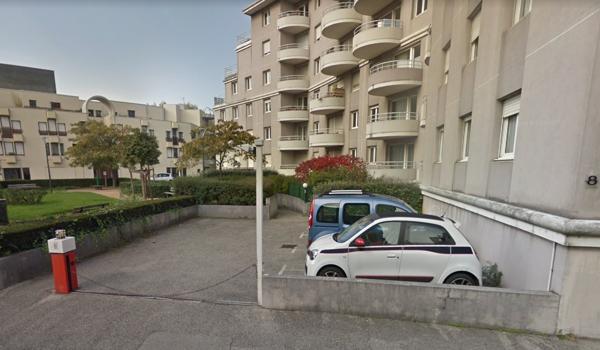 Parking · Location Grenoble (38000)