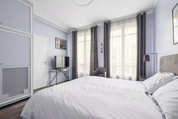 PARIS 8/ TRIANGLE D'OR - CHARMANT PIED-A-TERRE