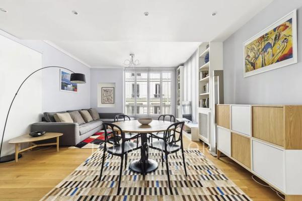 PARIS 8/ TRIANGLE D'OR - CHARMANT PIED-A-TERRE