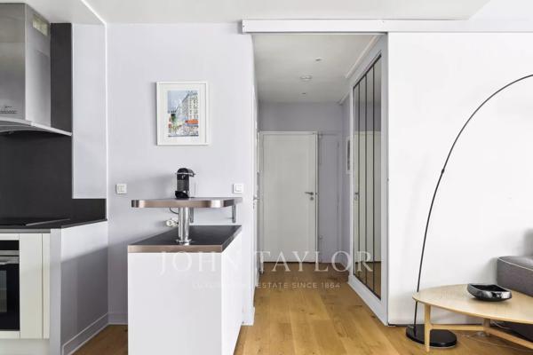 PARIS 8/ TRIANGLE D'OR - CHARMANT PIED-A-TERRE
