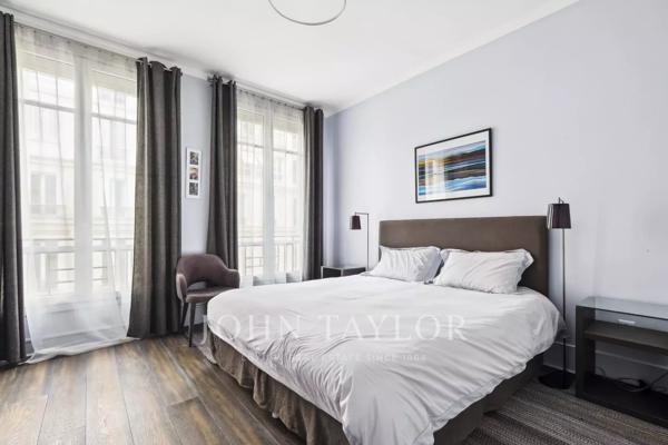 PARIS 8/ TRIANGLE D'OR - CHARMANT PIED-A-TERRE