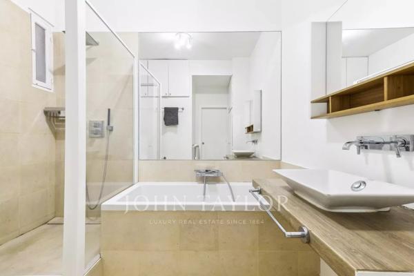 PARIS 8/ TRIANGLE D'OR - CHARMANT PIED-A-TERRE