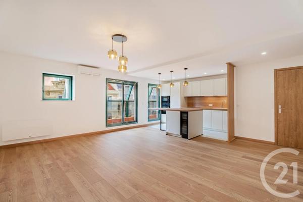 Appartement F4 à vendre  4 pièces - 90,14 m 2   NICE  - 06