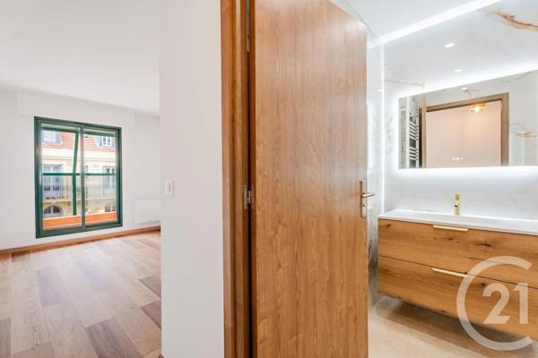 Appartement F4 à vendre  4 pièces - 90,14 m 2   NICE  - 06