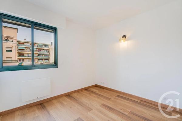 Appartement F4 à vendre  4 pièces - 90,14 m 2   NICE  - 06