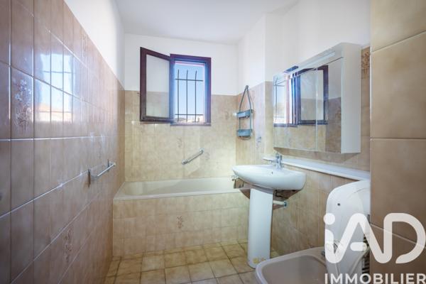 Location maison 4 pièces 86 m² Aureille