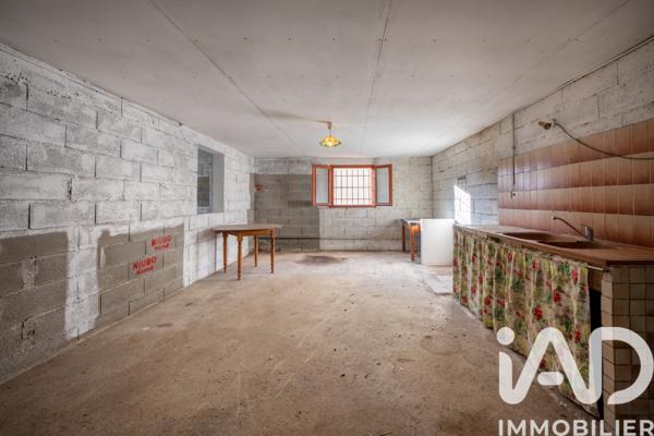 Location maison 4 pièces 86 m² Aureille