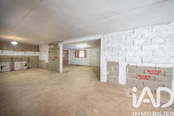 Location maison 4 pièces 86 m² Aureille