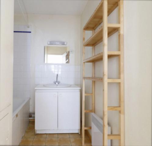 Dpt Bouches du Rhône (13), à vendre MARSEILLE 1er ARRONDISSEMENT appartement T3 de 58,84 m²
