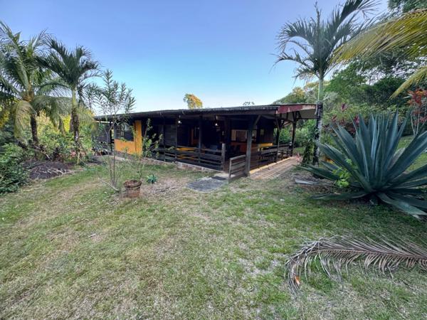 Coup de coeur pour cette ravissante maison au début de la route de KAW