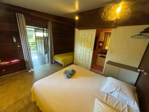 Coup de coeur pour cette ravissante maison au début de la route de KAW