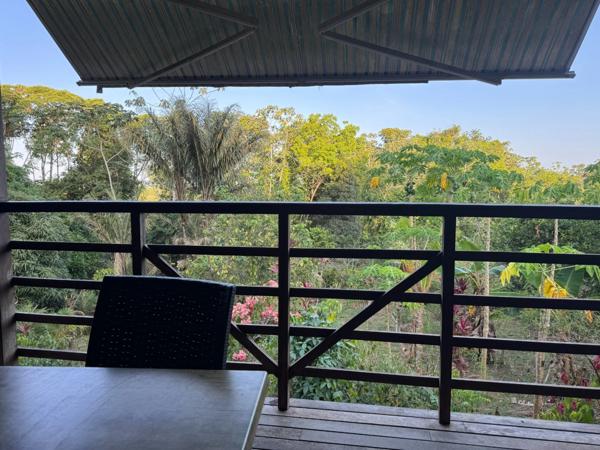 Coup de coeur pour cette ravissante maison au début de la route de KAW