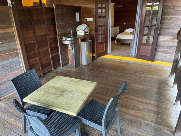 Coup de coeur pour cette ravissante maison au début de la route de KAW