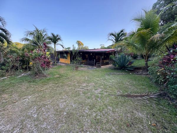 Coup de coeur pour cette ravissante maison au début de la route de KAW