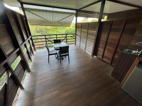 Coup de coeur pour cette ravissante maison au début de la route de KAW