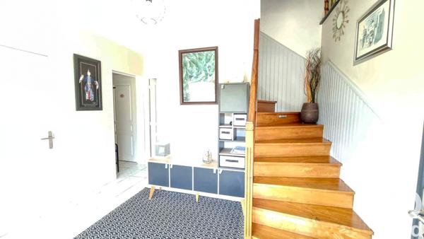 Maison à vendre 6 pièces 108 m² Saint-Yrieix-sur-Charente