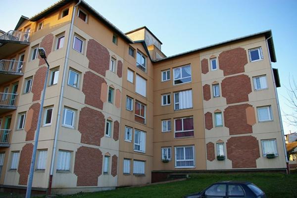 Studio refait à neuf 31.79m2 avec parking s/sol et balcon