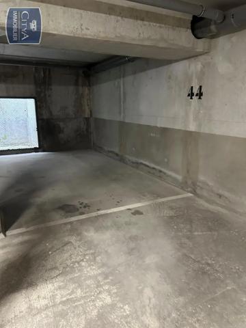 Parking à louer Brie-Comte-Robert (77170)