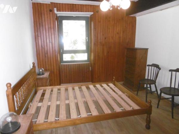 CHARMANT ENSEMBLE IMMOBILIER EN PIERRES situé PROCHE A84 (sortie Pont-Farcy)