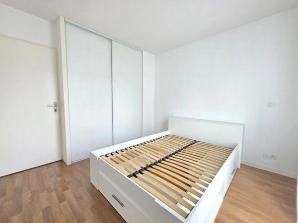Appartement T3 en résidence sécurisée avec balcon et place de parking privative